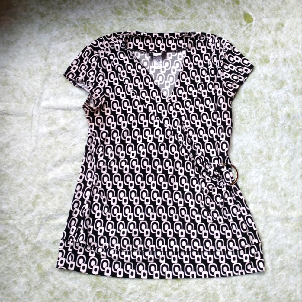 Geometric Side Wrap Short Sleeve Cinched Blouse